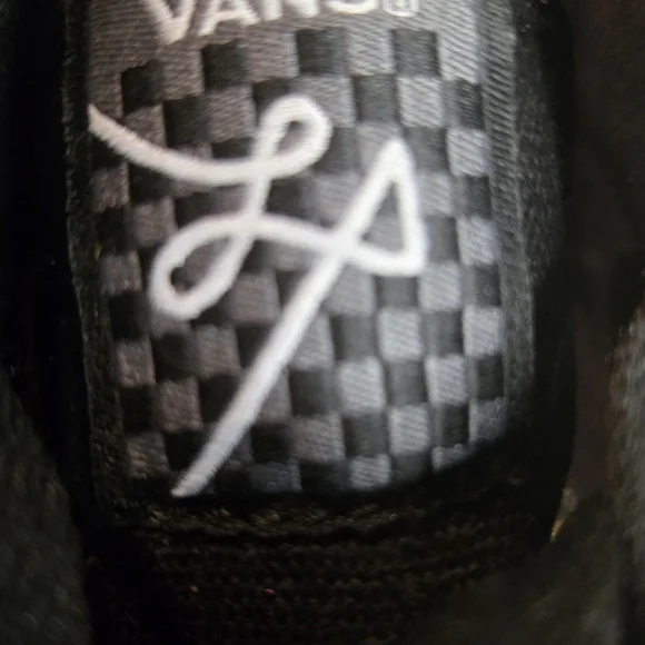 Vans Black and Red Sneakers Low-Top Casual - Picture 3 of 8